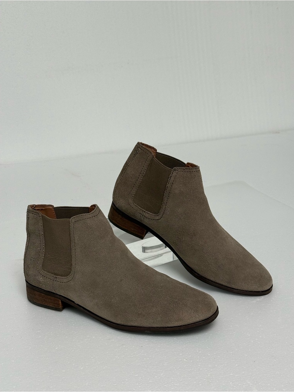 Frye Women’s Taupe Suede Chelsea Ankle Boots Size 6.5M Leather Booties